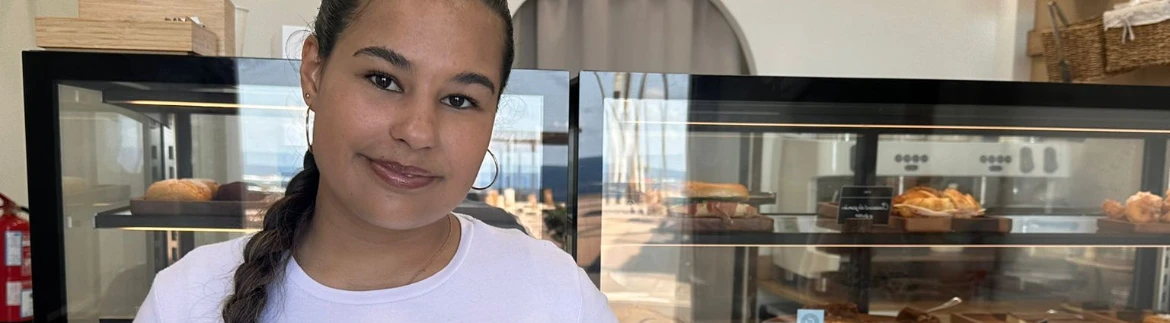 Laura obre una pastisseria amb el suport d'Autoocupació Incorpora