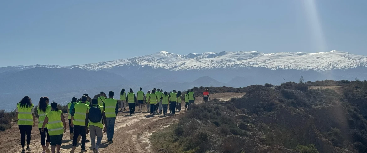 Varias personas privadas de libertad y con discapacidad participan en el servicio a la comunidad “Sembrando vida, creciendo juntos”
