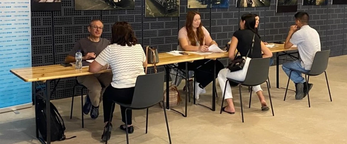 Las entidades Incorpora del Vallès Occidental organizan un speed dating e impulsan 13 inserciones laborales en el sector de los supermercados
