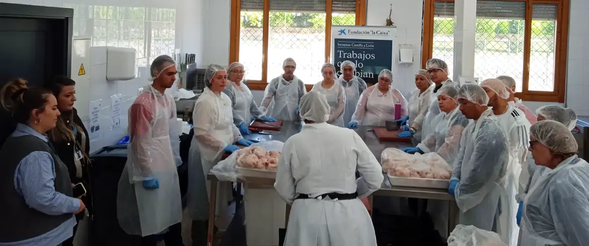 Carrefour colabora con el Curso de Dependiente de Carnicería del Punto de Formación Incorpora y facilita 10 inserciones laborales