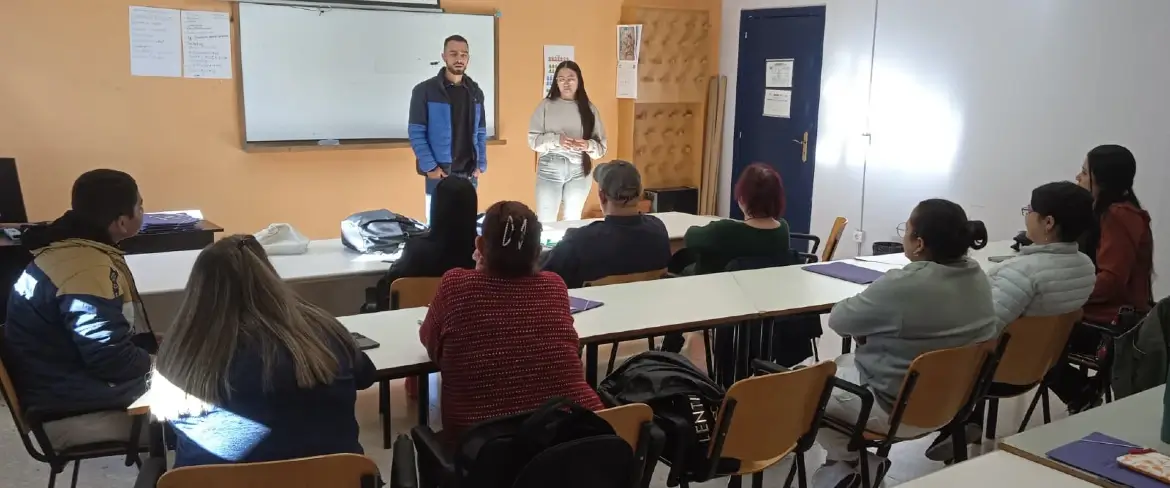 Mestres que van ser alumnes: èxit d'insercions en el nou curs de formació laboral en col·laboració amb Carrefour