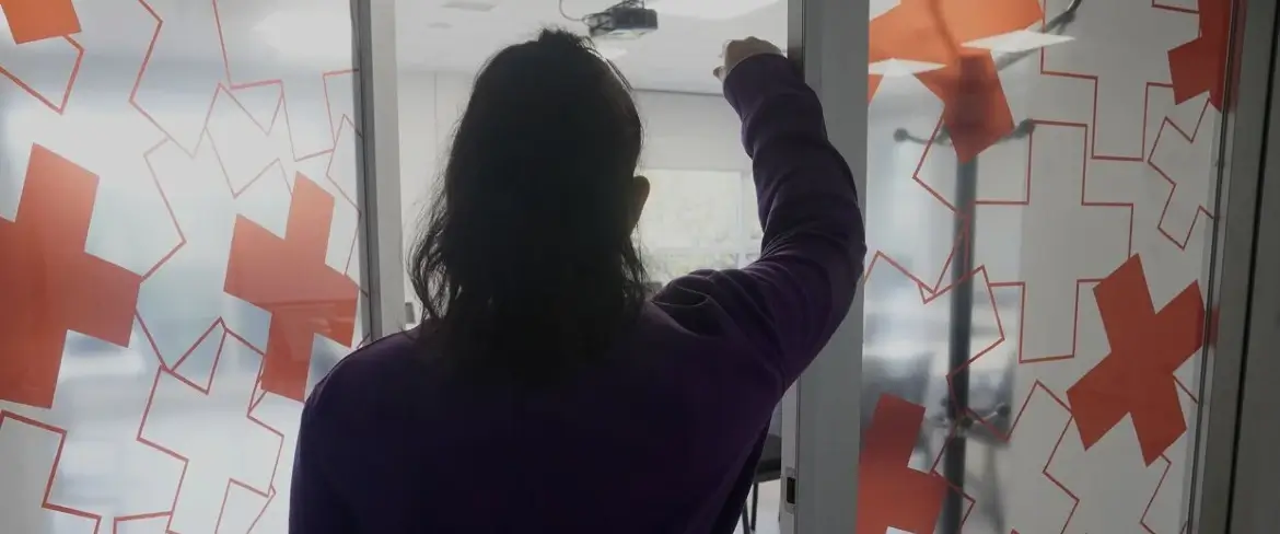La història de la Michelle: de víctima de violència de gènere en el seu país natal a voluntària a la Creu Roja Gipuzkoa