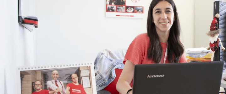 La Laura Sanz com a tècnica del programa Incorpora: “Hi ha resultats positius i reals d’inclusió i d’inserció laboral”