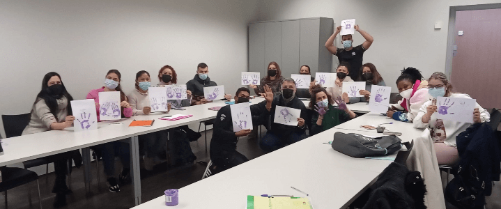 Igualdad de género y empoderamiento femenino en un taller impartido por el programa Incorpora
