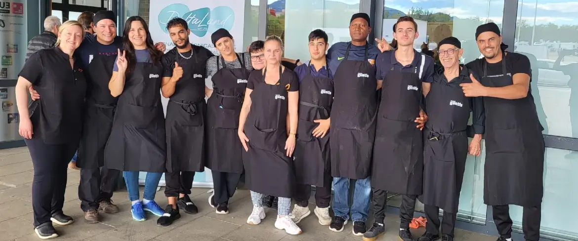 Alumnes del Punt de Formació Incorpora d’Operacions Bàsiques de Sala i Serveis de Cafeteria participen a DeltaLand'23